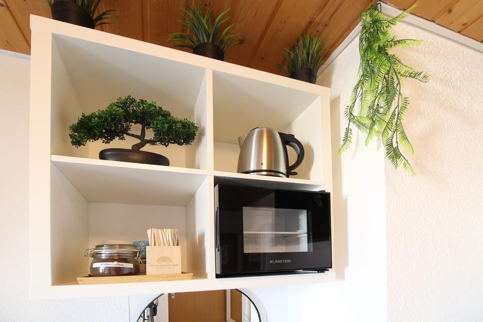 CityStayOne - Kleines Standardzimmer im Zentrum für eine einfache Übernachtung No kitchen no hotel services no reception no breakfast buffet - Of course Late check-in via self check-in high-speed WiFi smart TV good mattresses a quick and easy check-out Hotel in Neu-Ulm