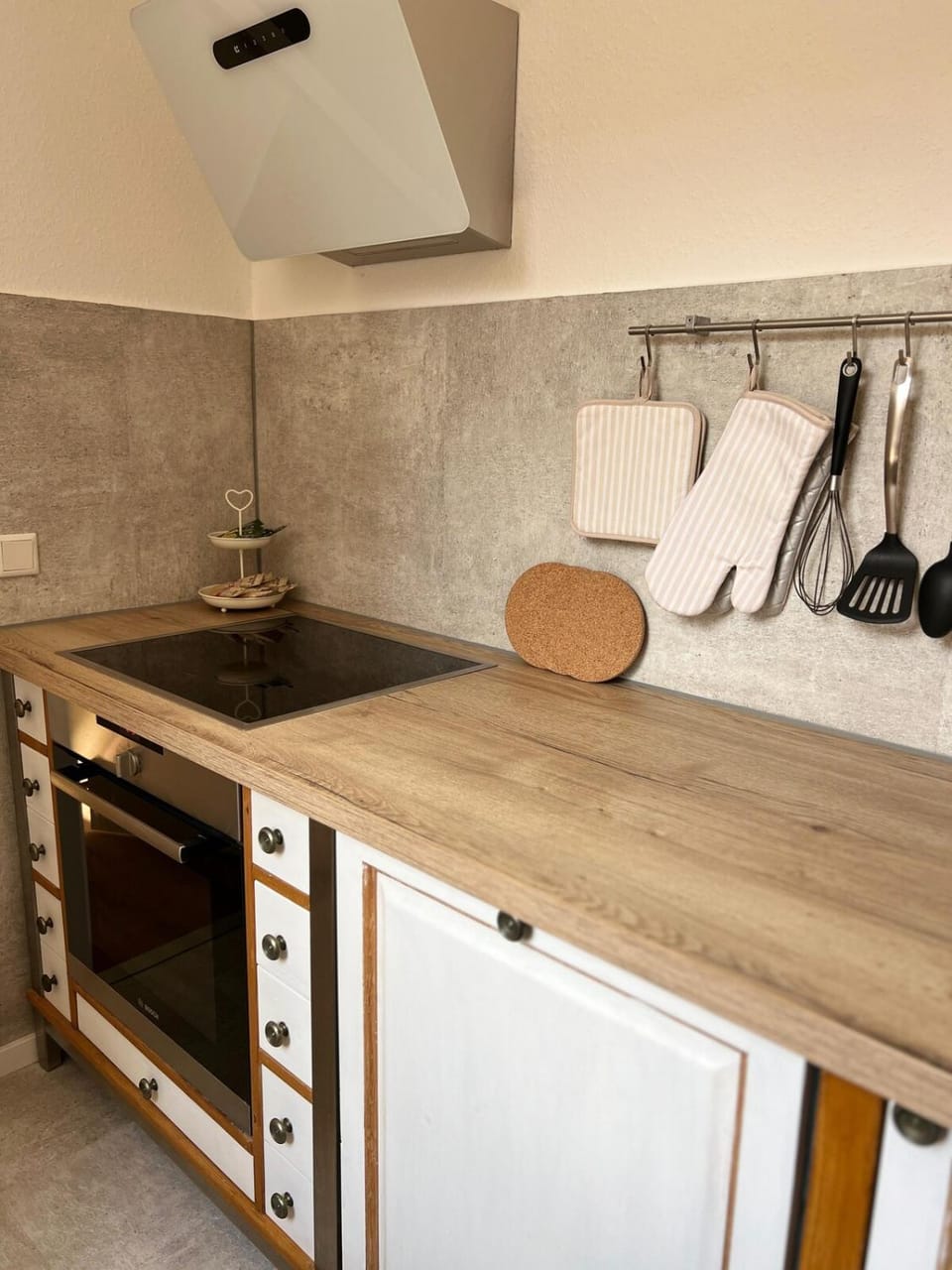 Kitchen or kitchenette, stove