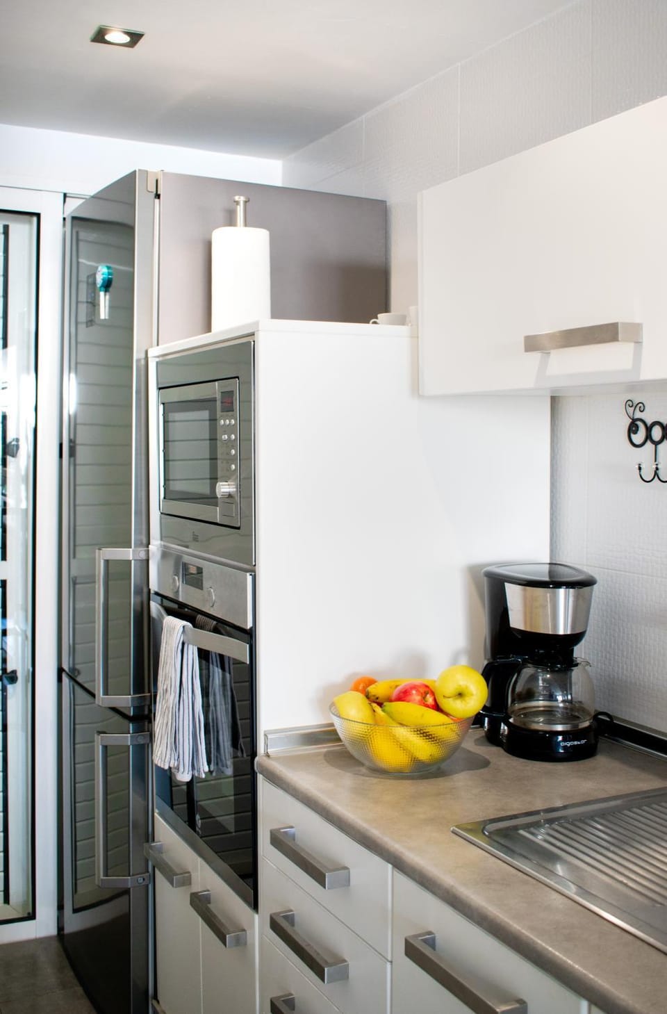 Kitchen or kitchenette, Food and drinks, Food, oven, stove