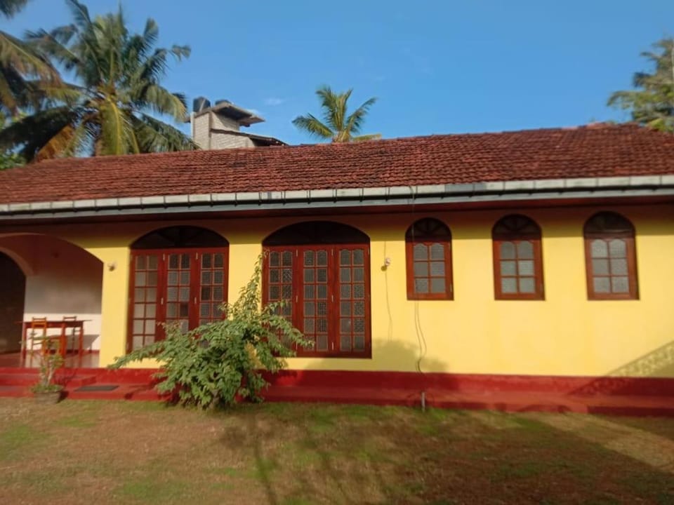 Saketha Hikka Cottage Apartment in Hikkaduwa