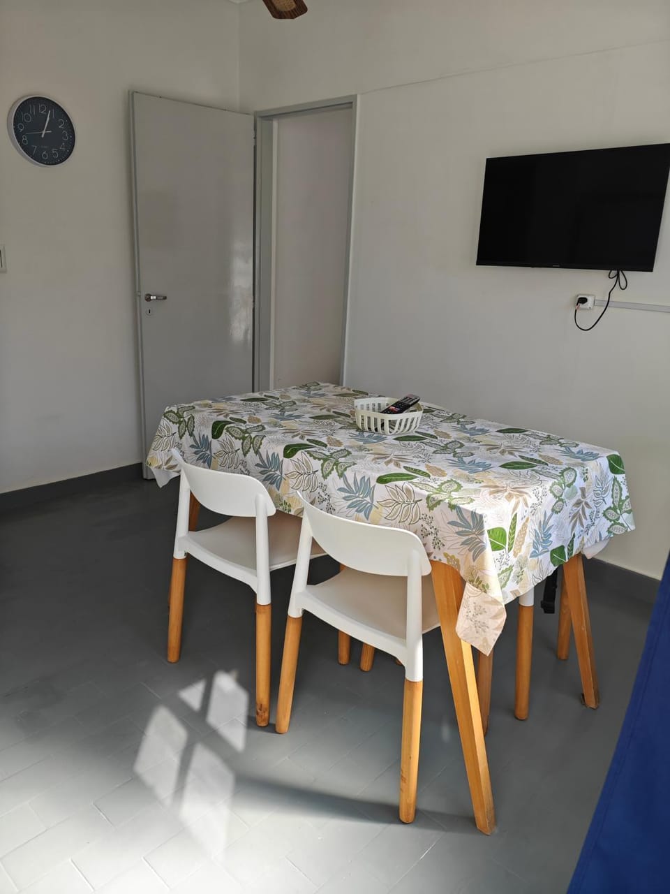 TV and multimedia, Dining area