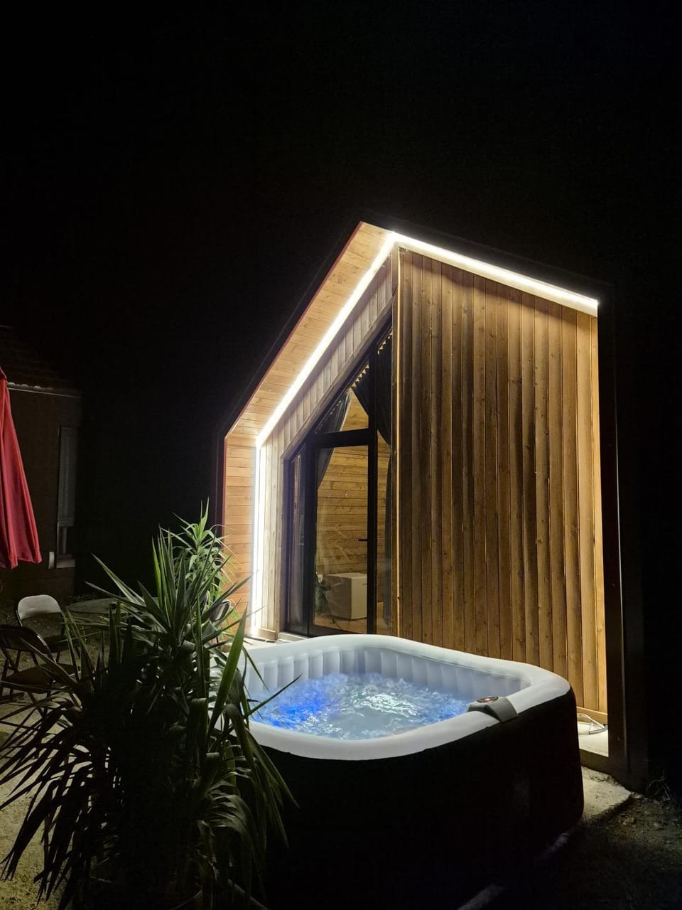 Night, Hot Tub