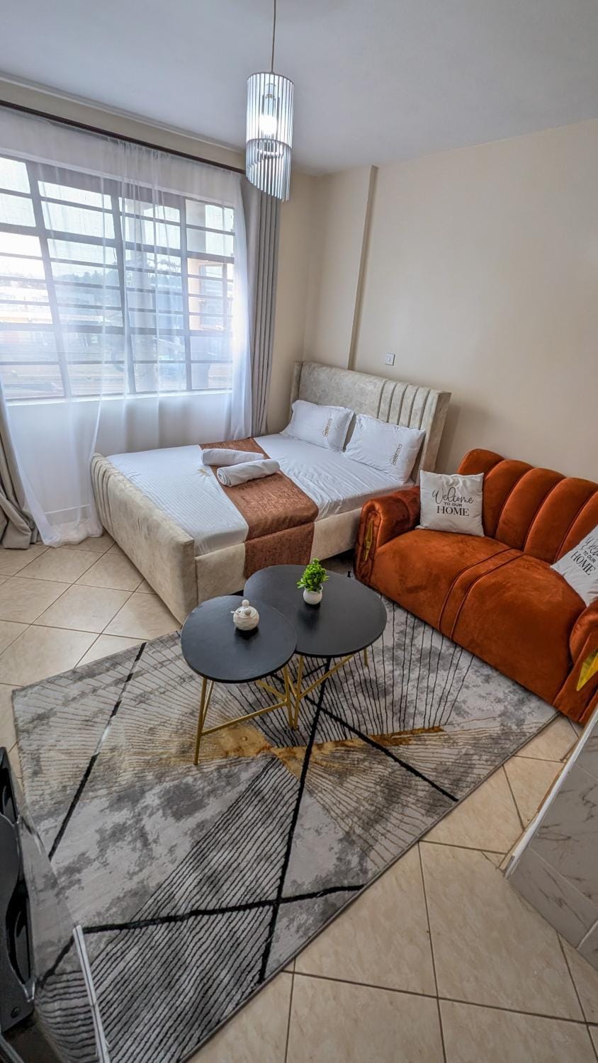 Bed, Living room, Photo of the whole room, Seating area, Bedroom