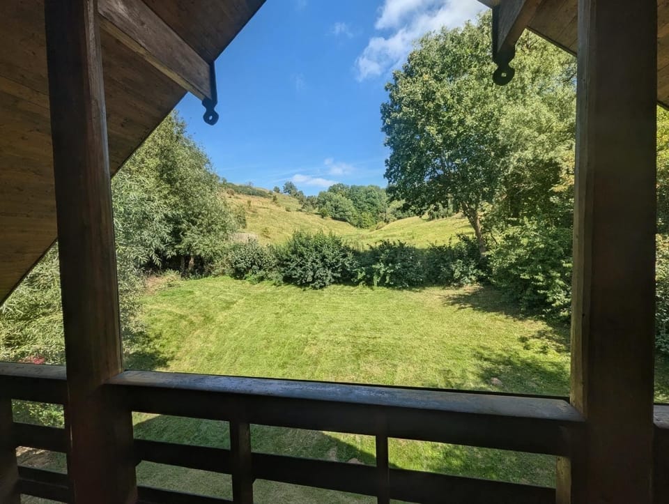 Idyllisches Holzhaus im Grünen House in Thuringia, Germany