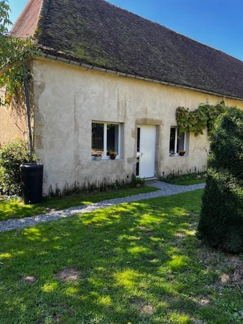 Chateau de Salorges - Farmgite Apartment in Bourgogne-Franche-Comté