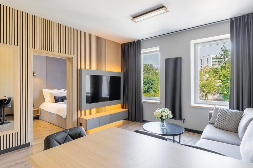 Communal lounge/ TV room, TV and multimedia, Living room, Seating area, Evening entertainment