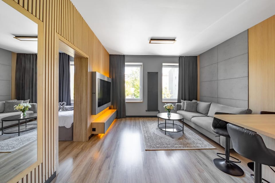 TV and multimedia, Living room, Seating area, Evening entertainment