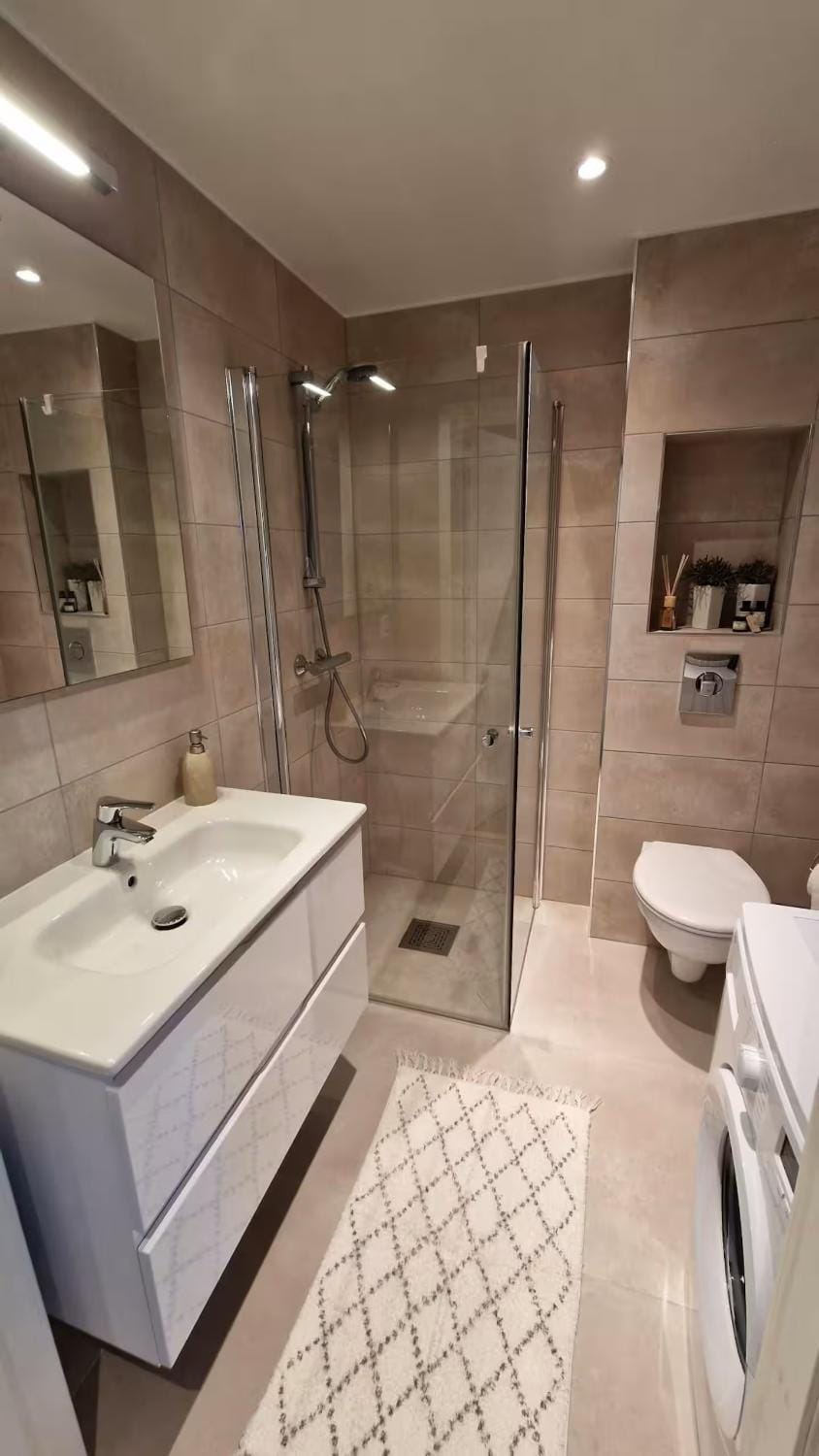 Shower, Bathroom