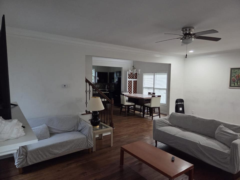 Living room, Seating area, Dining area, fireplace