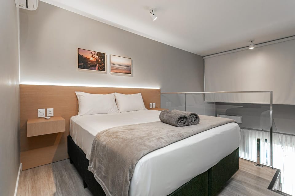 Bed, Bedroom, locker, air conditioner