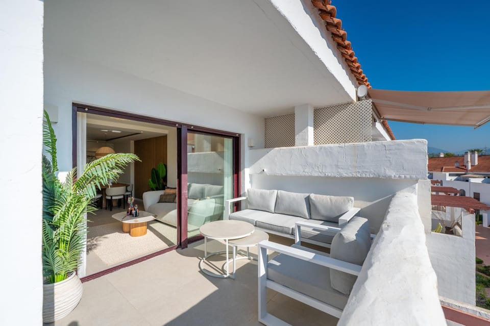 Modern & New Apt Walk to Puerto Banús Apartment in Marbella