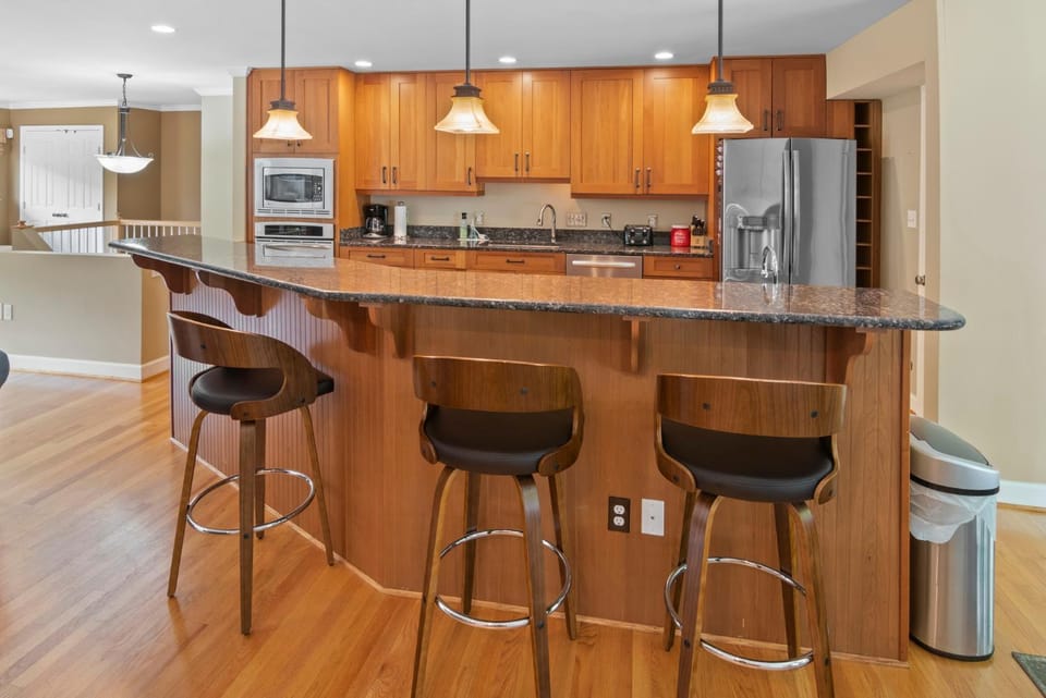 Silver Spring Oasis House in Fairland