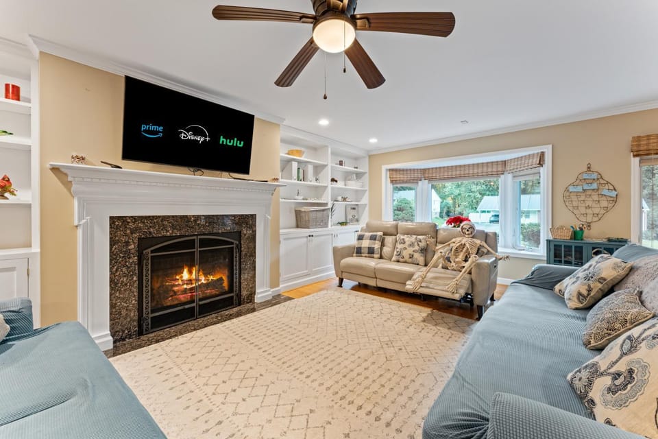 Silver Spring Oasis House in Fairland