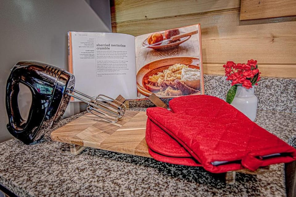 Cozy cabin in Pigeon Forge with Hot Tub Cabin in Pigeon Forge