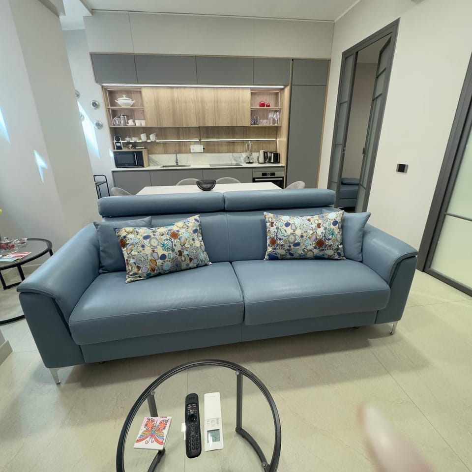 KaDevi Apartment -design e comfort, fronte mare, parcheggio, bici- Apartment in Sanremo