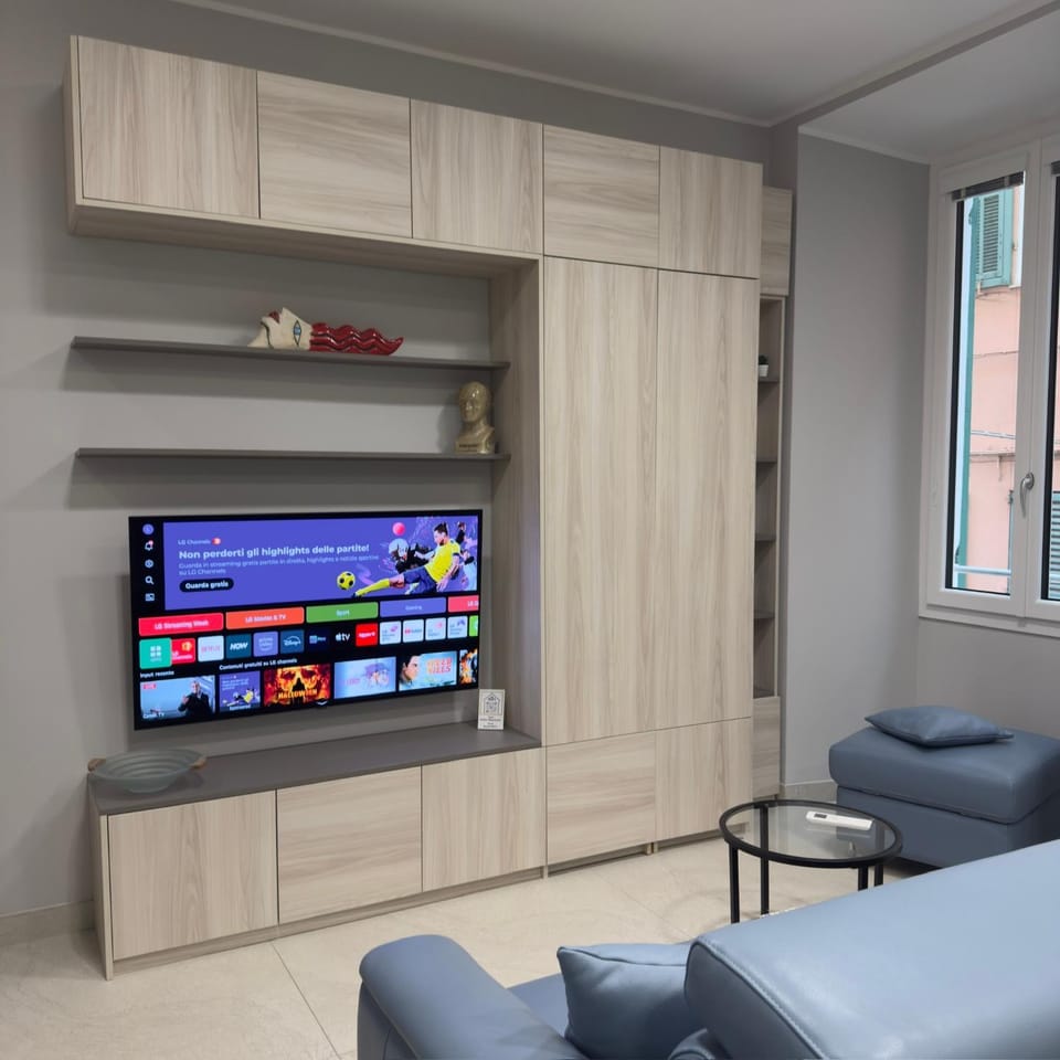 KaDevi Apartment -design e comfort, fronte mare, parcheggio, bici- Apartment in Sanremo