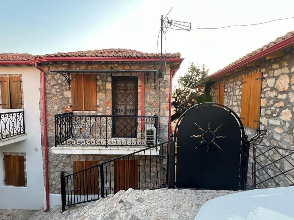 Nils Home Villa in Dhërmi