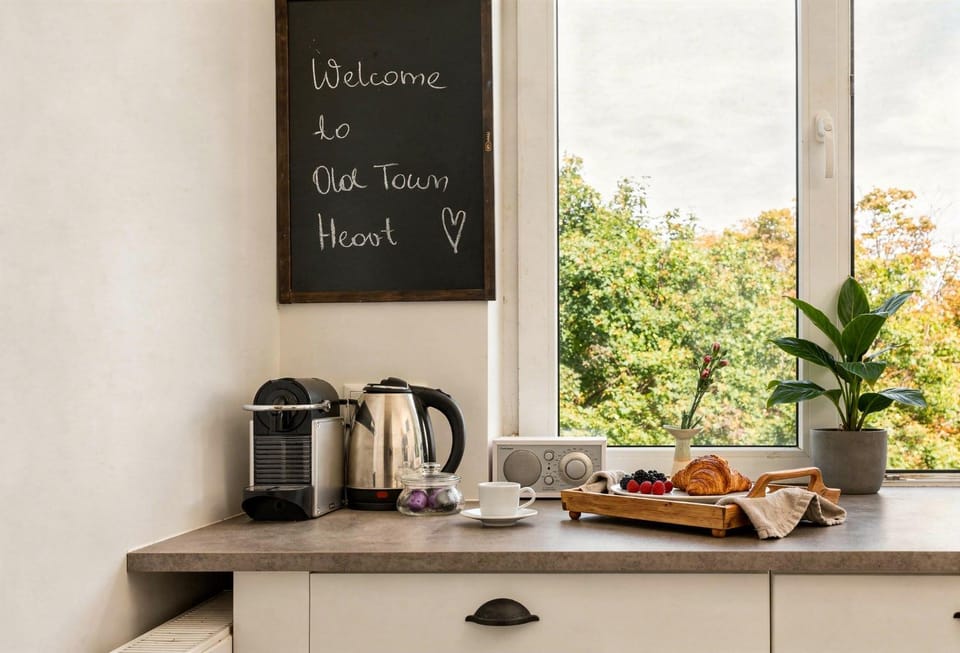 Kitchen or kitchenette, Food and drinks, Food