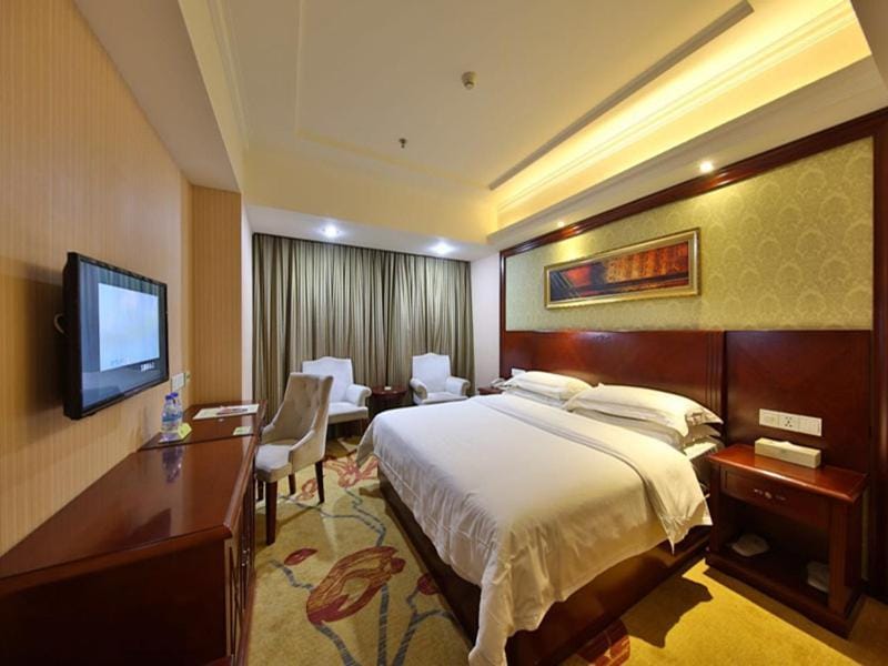 Vienna Hotel Zhangjiajie North Railway Station Hotel in Hubei