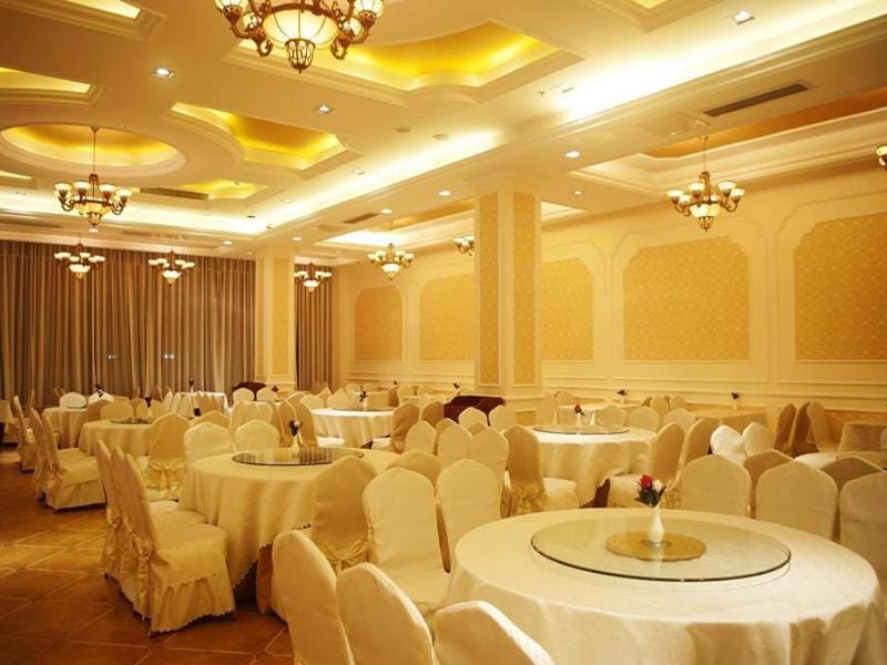 Vienna Hotel Zhangjiajie North Railway Station Hotel in Hubei