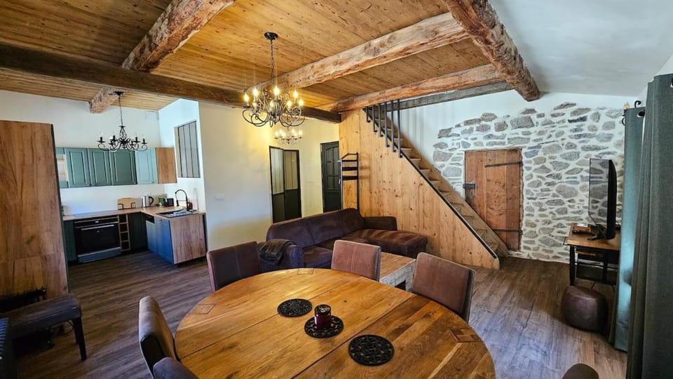 6 people, Col d'Izoard, quiet, view Apartment in Provence-Alpes-Côte d'Azur