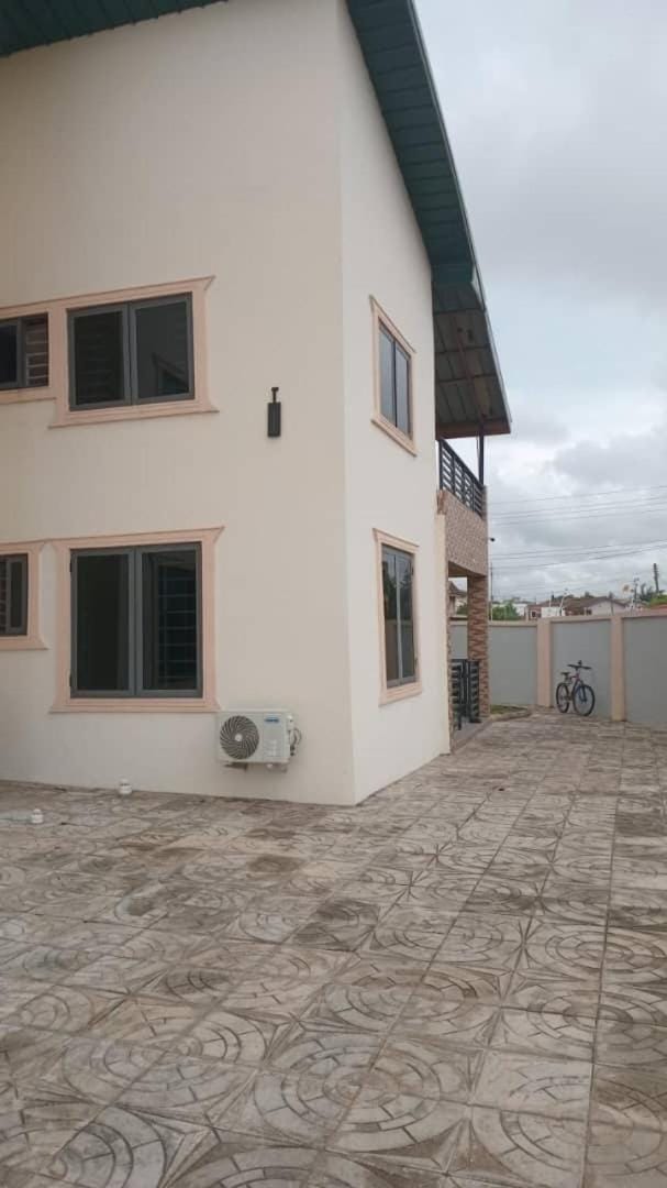 CARL's VILLA Vacation rental in Accra