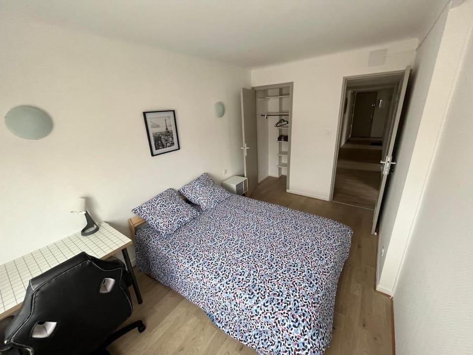 Bed, Photo of the whole room, Bedroom