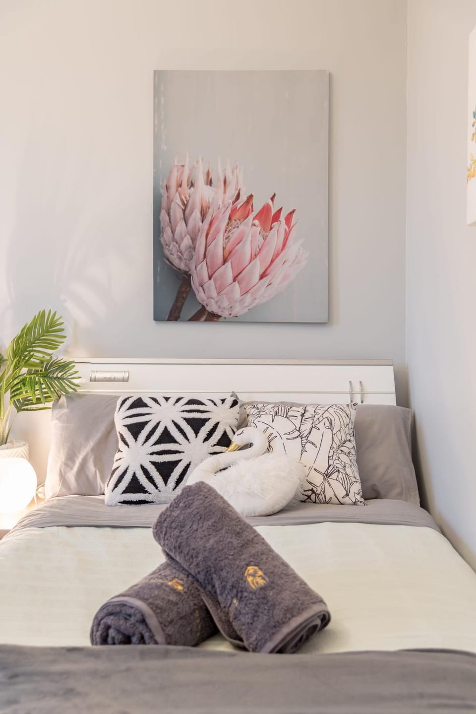 Big Quadruple Room - Nearby Station and Park - Close to Chinatown - Shared Bathroom Bed and Breakfast in Sydney