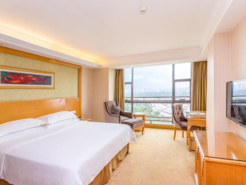 Vienna Hotel Guangzhou Panyu Dashi Qiao Hotel in Guangzhou