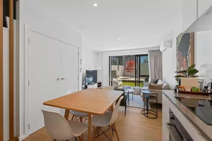 Wanaka Getaway - Bright 2-Bed Apartment Apartment in Wanaka