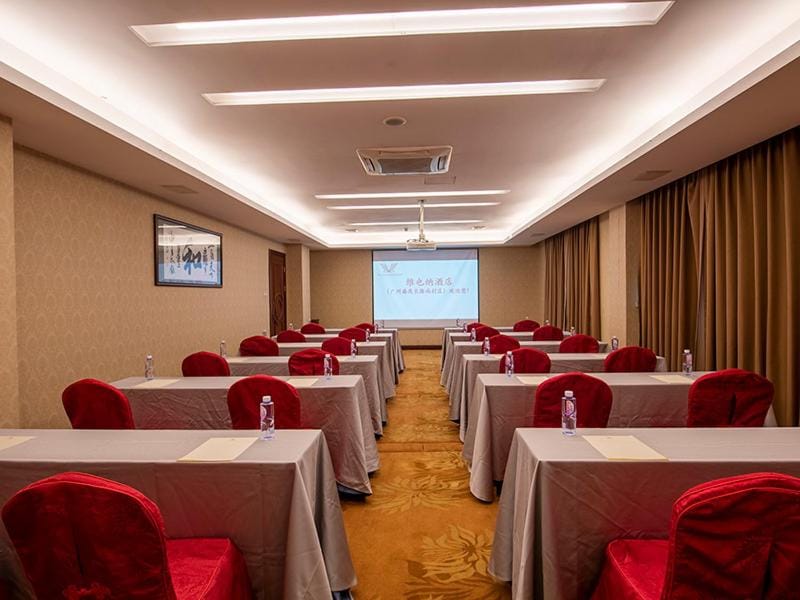 Vienna Hotel Guangzhou Panyu NanCun Hotel in Guangzhou