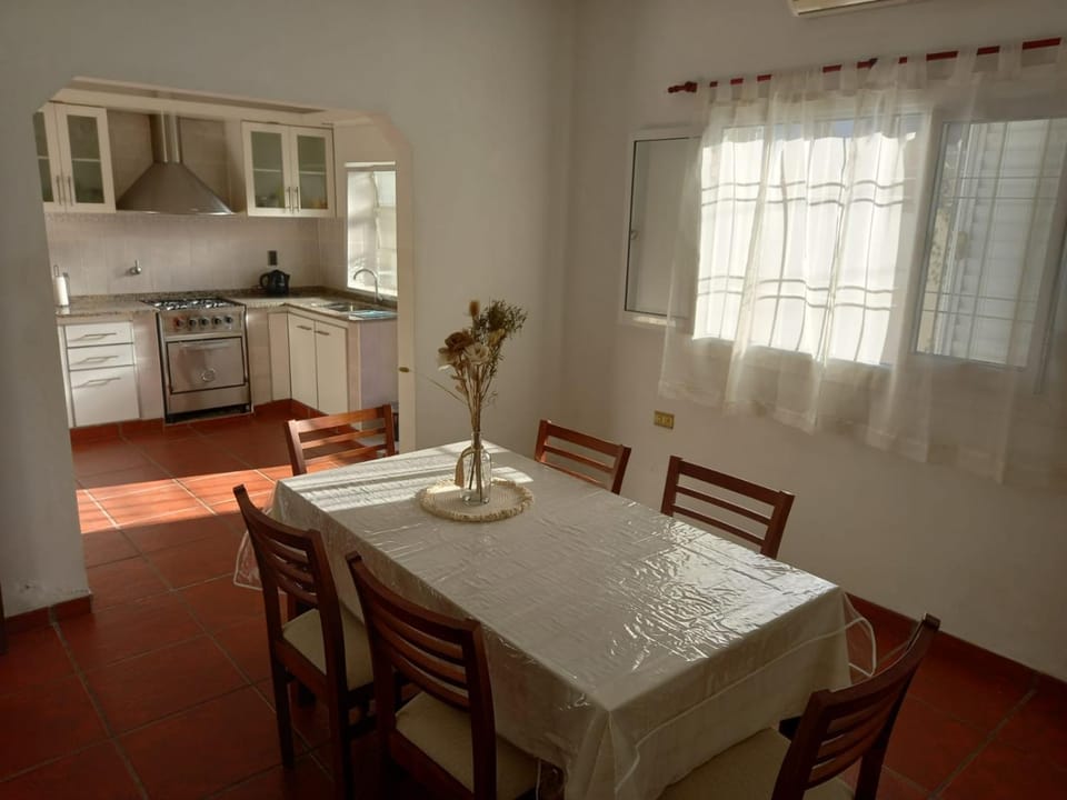 Alquiler Temporario Casa Cervantes House in Parana