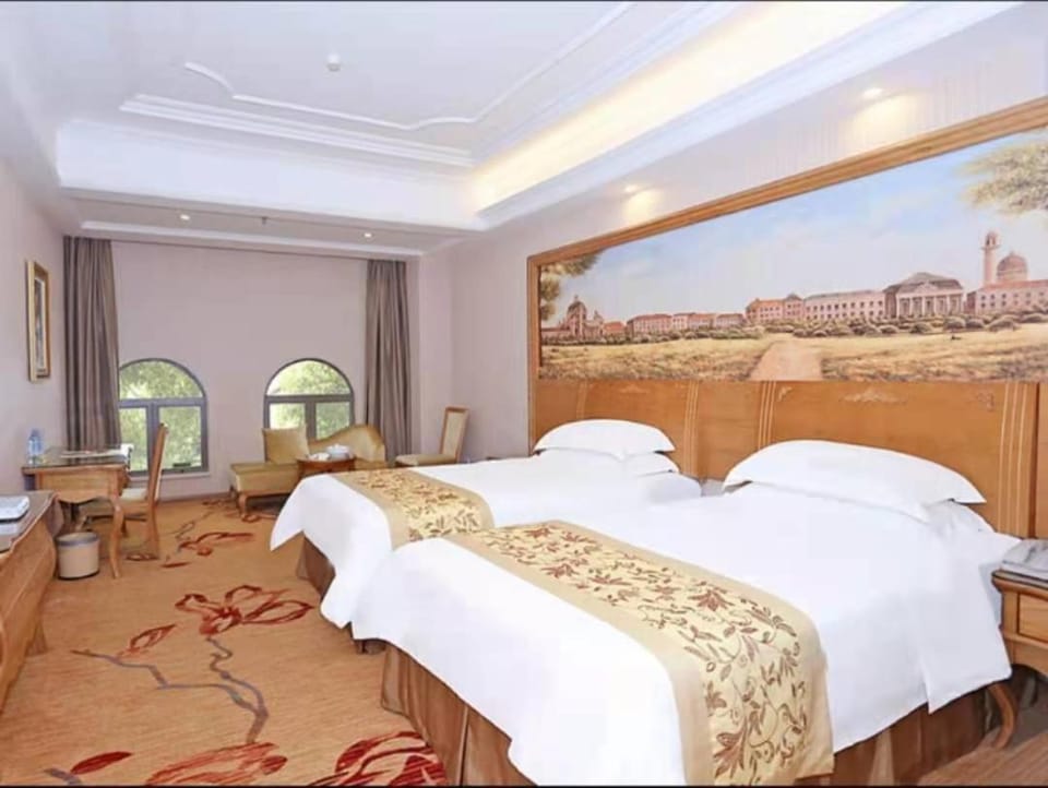 Vienna Hotel Shantou Longhu South Taishan Road Hotel in Guangdong