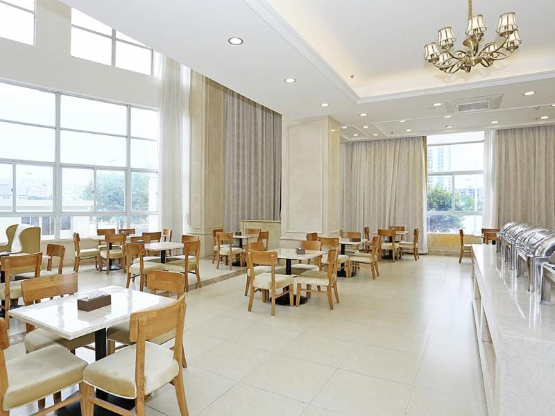 Vienna Hotel Shantou Longhu South Taishan Road Hotel in Guangdong