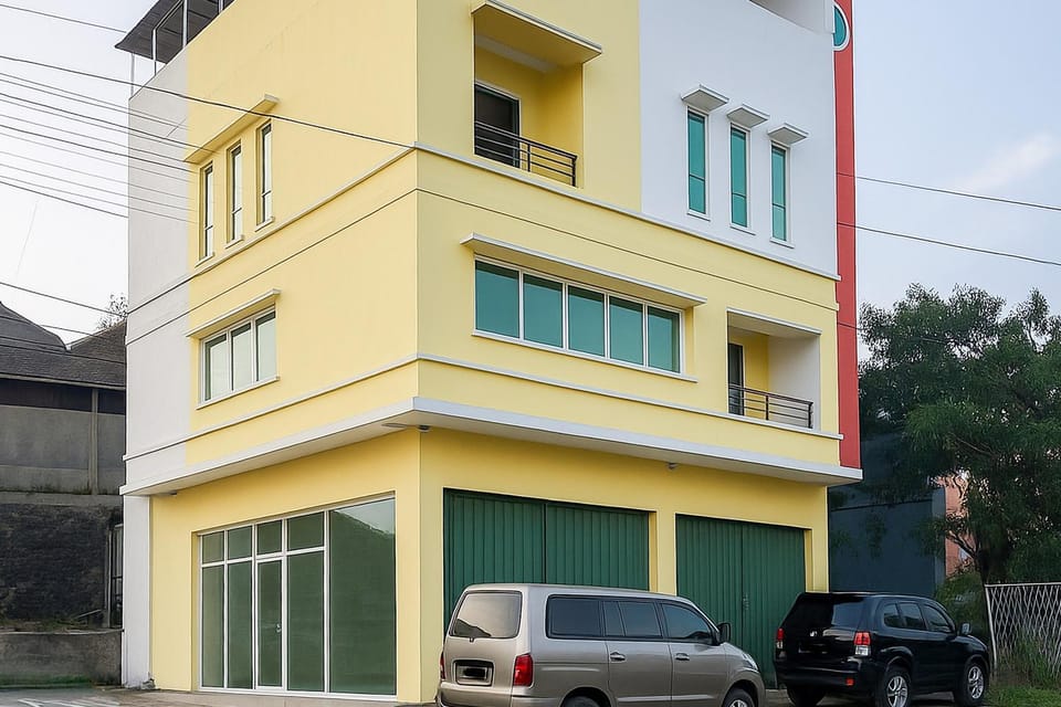 Facade/entrance
