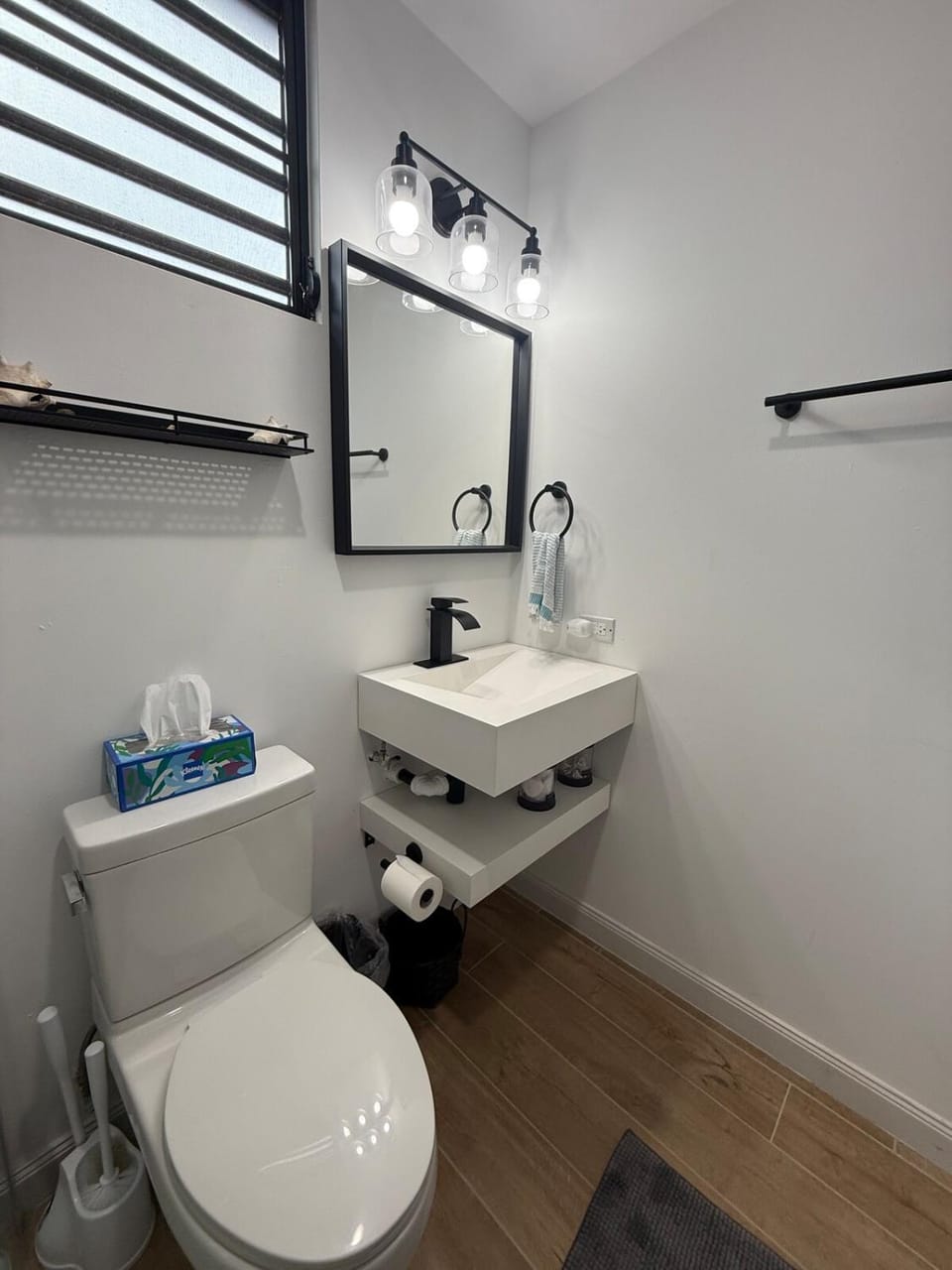 Toilet, Bathroom, towels