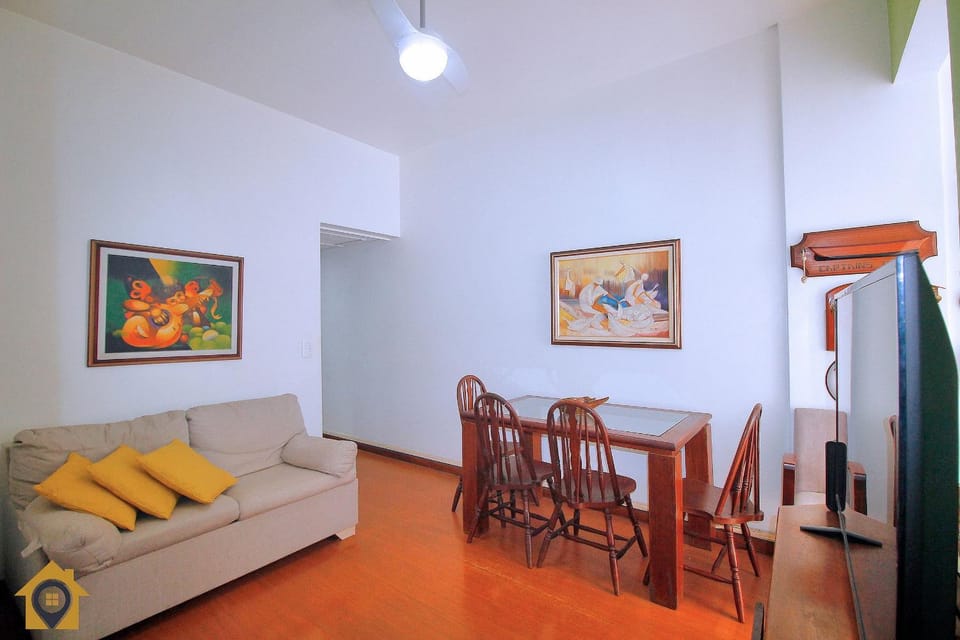 Sala e Quarto no Leme p/ 4 pessoas com garagem Apartment in Rio de Janeiro