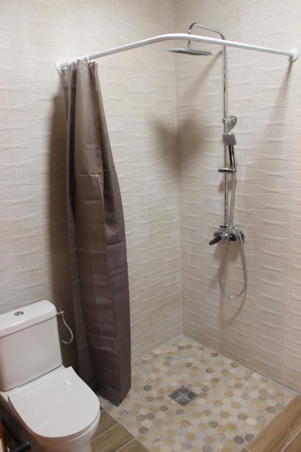 Shower, Toilet
