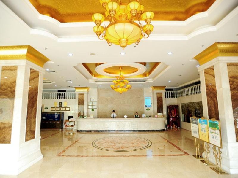Vienna Hotel Shenzhen Longhua Qinghu Road Hotel in Shenzhen