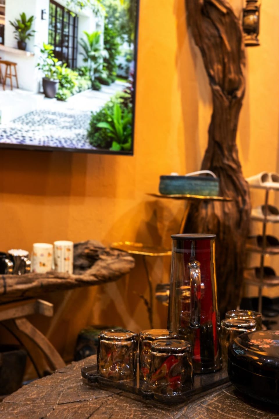Coffee/tea facilities, Food and drinks, Food, Drinks
