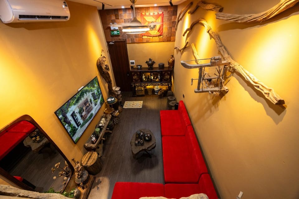 Communal lounge/ TV room, TV and multimedia, Living room, Seating area, Evening entertainment, air conditioner