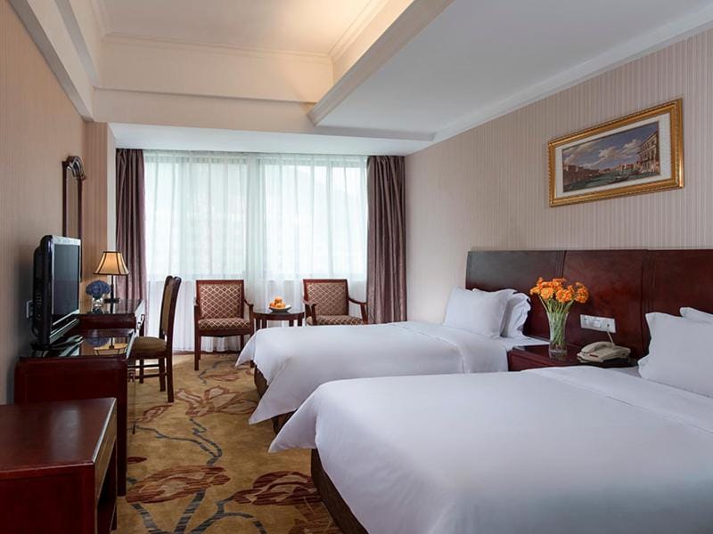 Vienna Hotel Shenzhen Yinhu Bus Station Hotel in Shenzhen