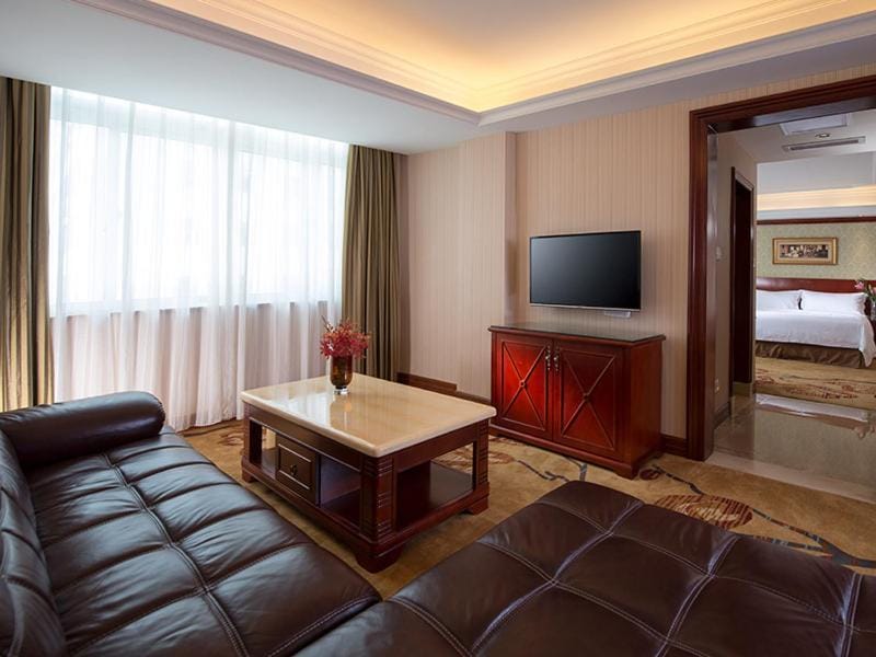 Vienna Hotel Shenzhen Futian Bagua Road Hotel in Shenzhen