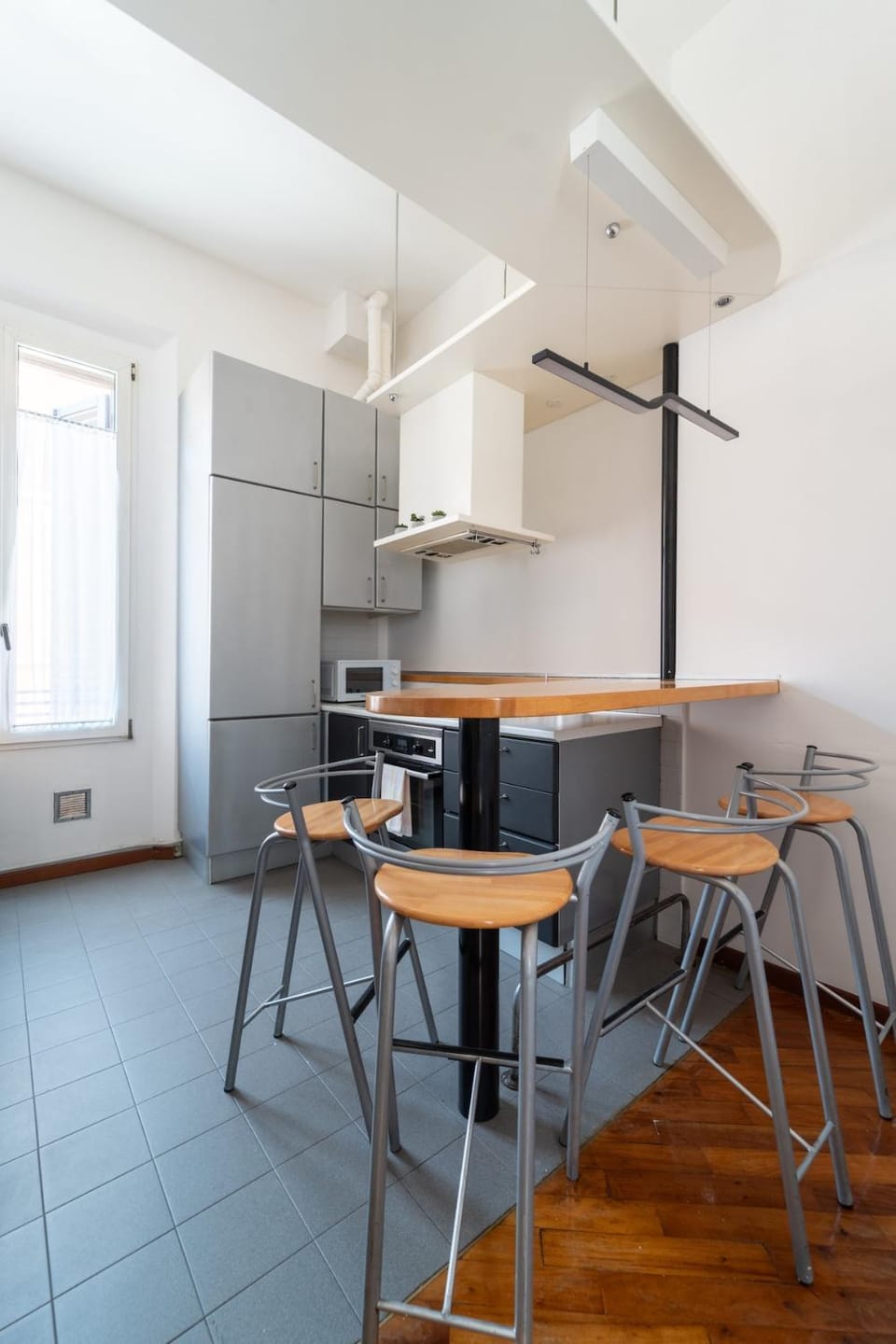 Historic Centre, Bright and Elegant Loft Apartment in Bologna