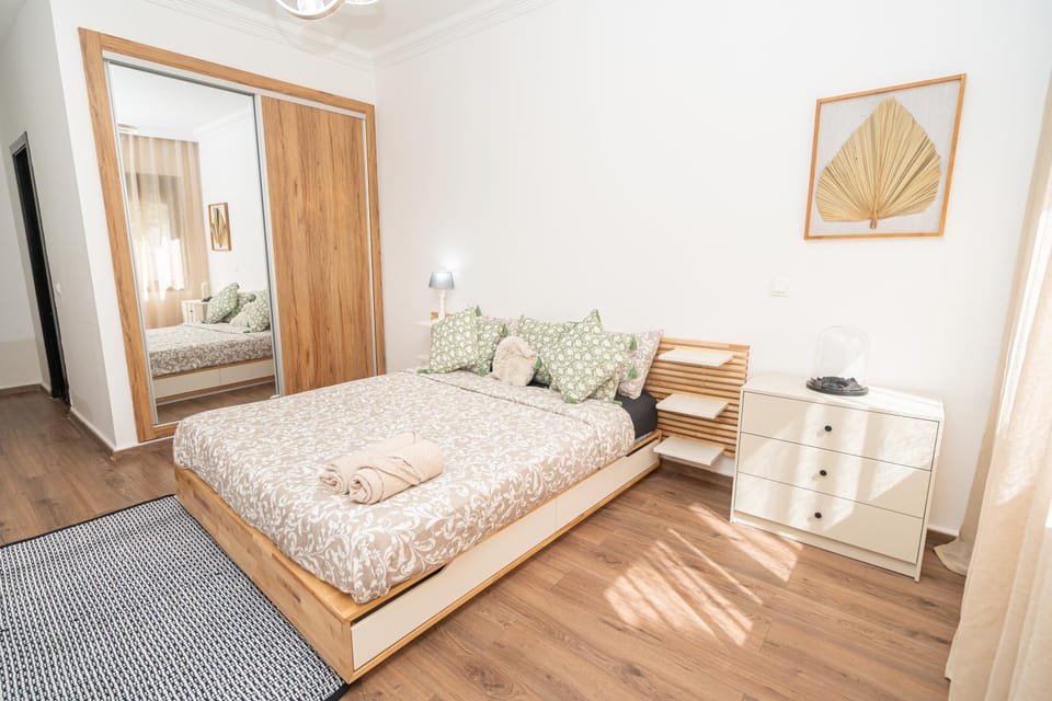 Bed, Photo of the whole room, Bedroom, wardrobe