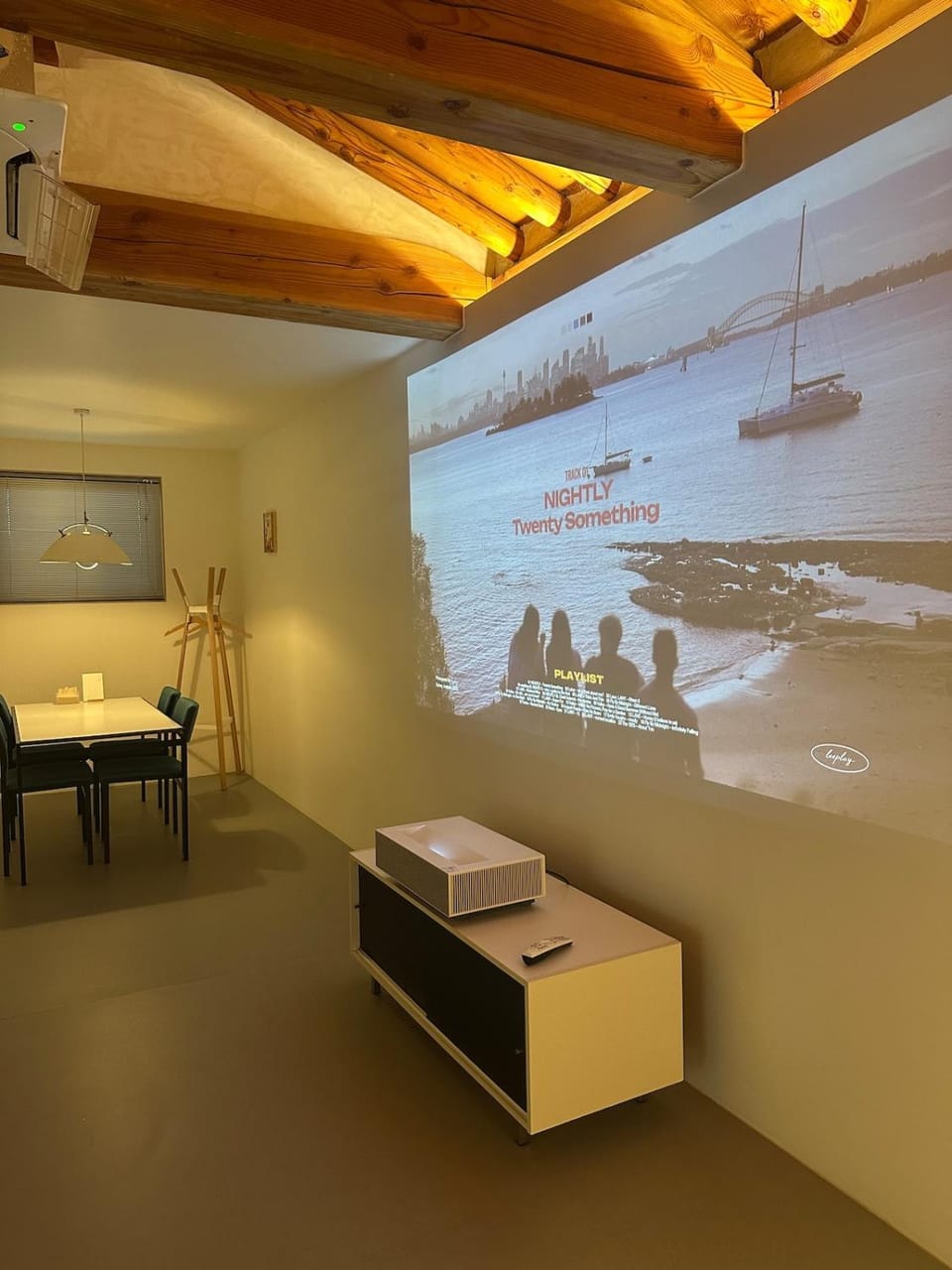 TV and multimedia, Dining area