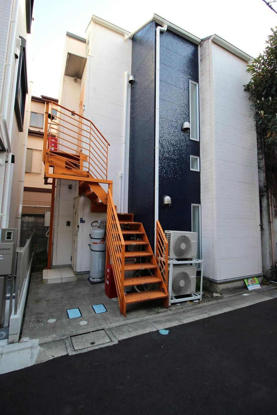 Property building, Day