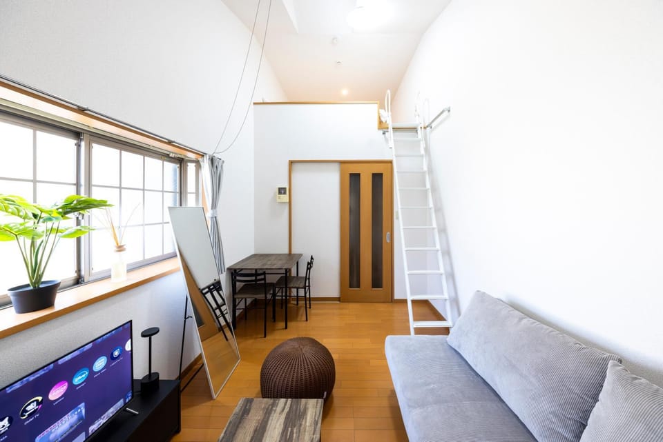 Living room, Photo of the whole room