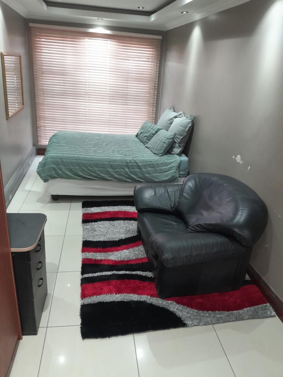 Photo of the whole room, Bedroom