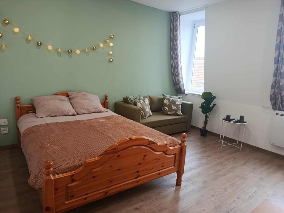 Bed, Living room, Decorative detail, Bedroom